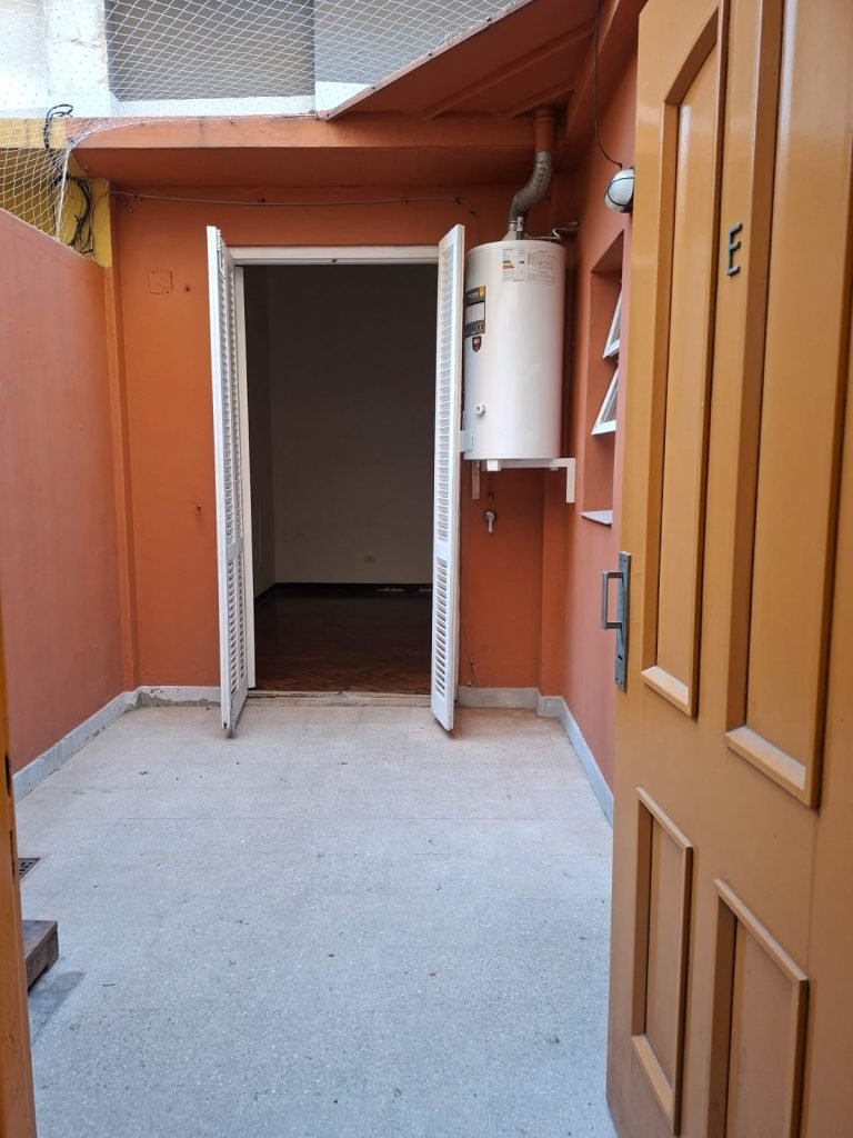 ALQUILER PH – 1 ambiente, con patio y cocina independiente – ALMAGRO